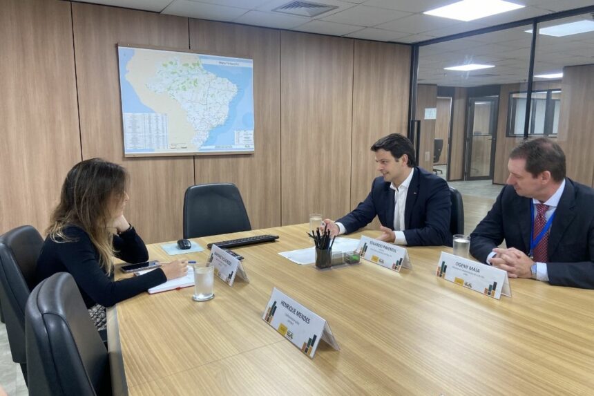 Prefeito de Curitiba reforça pedido em Brasília pela retirada de trens de carga de dentro da cidade