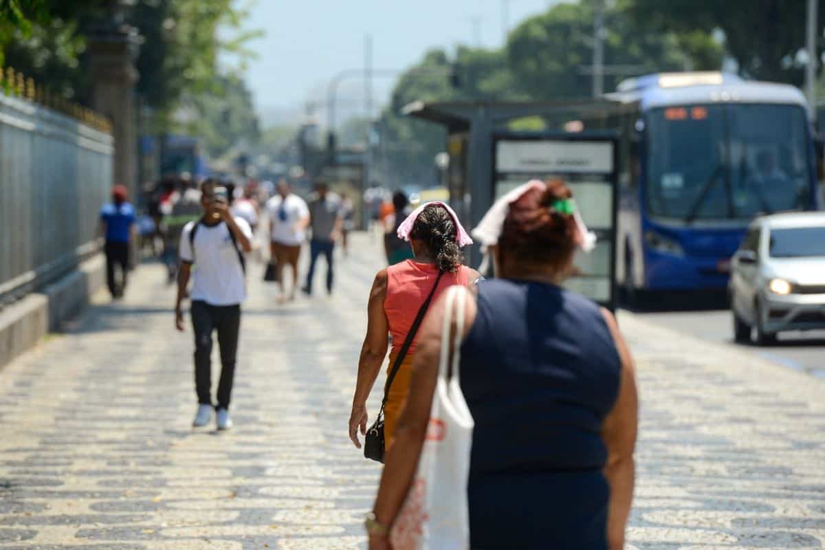 Calor extremo mantém Rio no nível 3 e máxima pode chegar a 41 °C nesta segunda